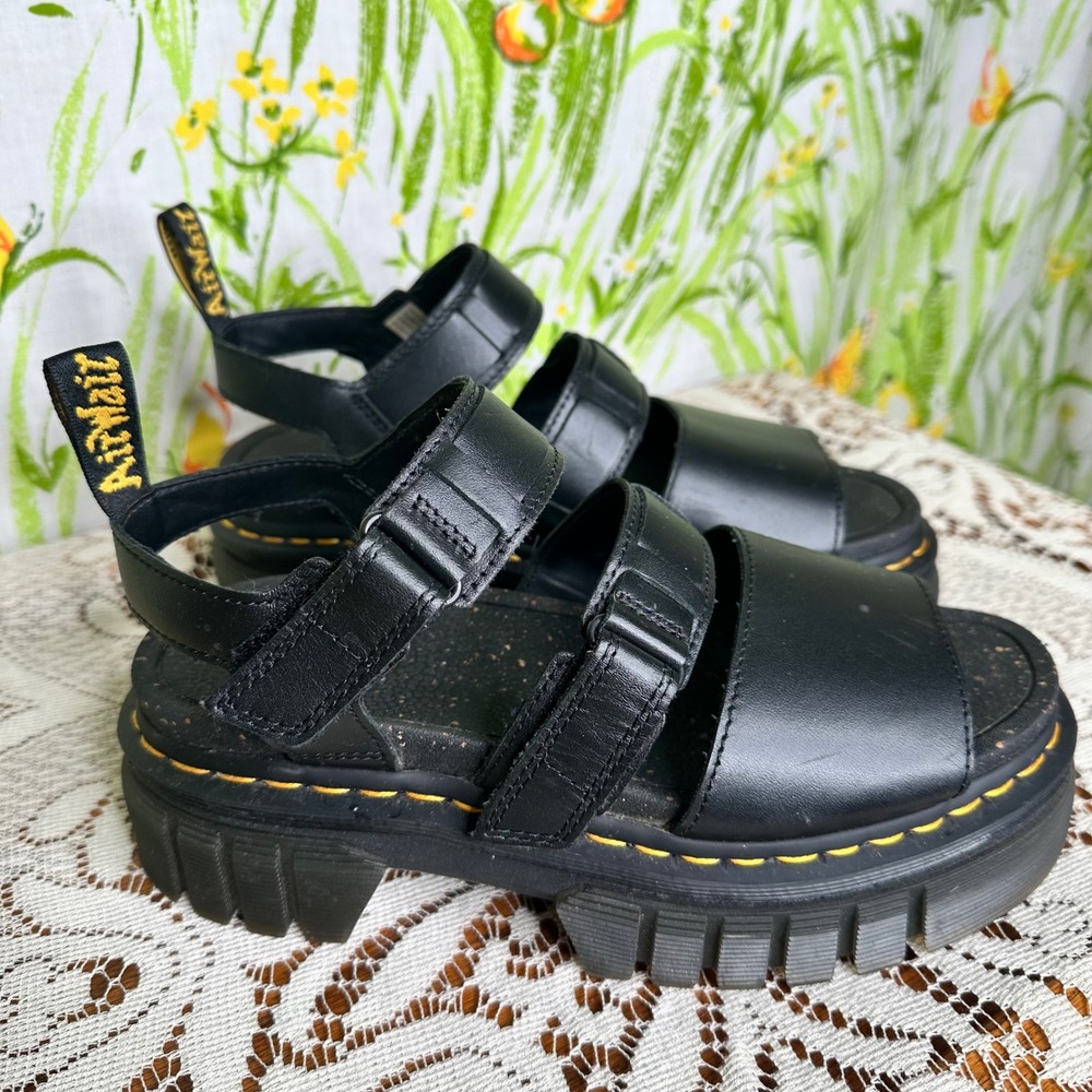 Dr. Martens Ricki 3-Strap Black Leather Platform Sandals Womens 8.5 Goth Summer